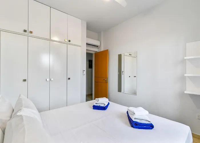 Aphrodite Gardens By Ezoria פאפוס