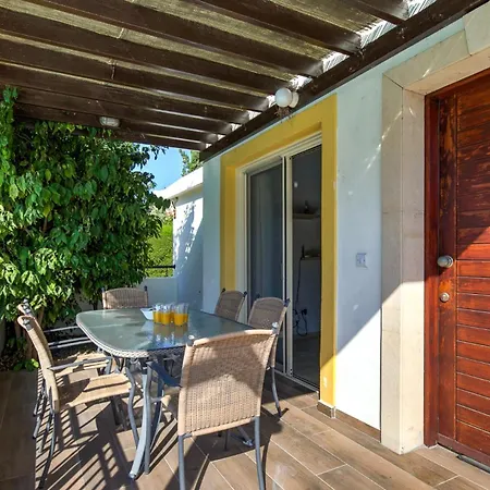 Aphrodite Gardens By Ezoria *